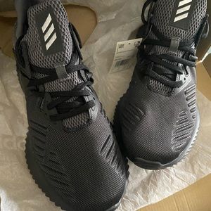 Adidas size 8/Black/NW